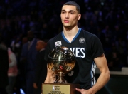 开云体育app-公牛掀翻凯尔特人，浓眉在欧冠决赛接管比赛，跨界传奇的启示