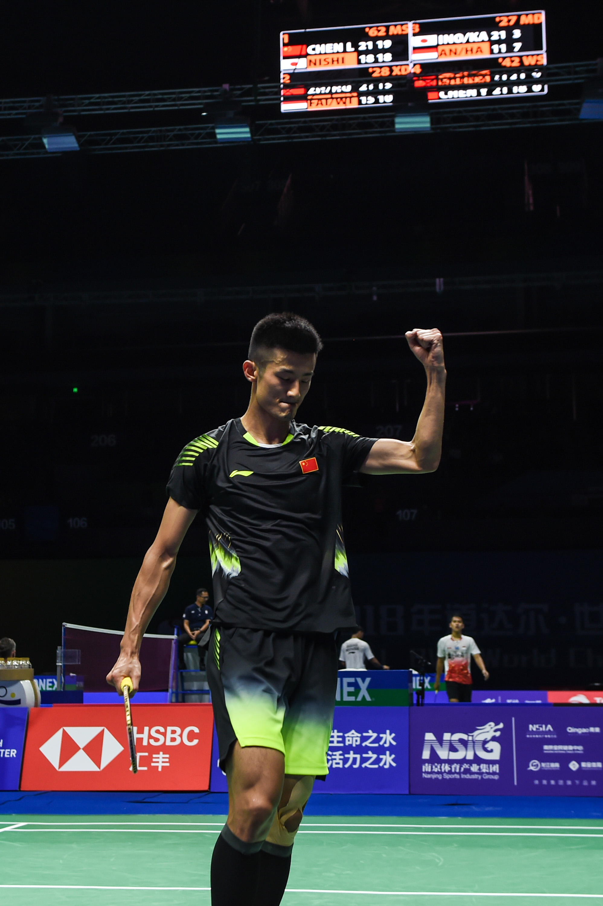 关于法国羽毛球队强势韩国羽毛球队，谌龙完成帽子戏法的信息