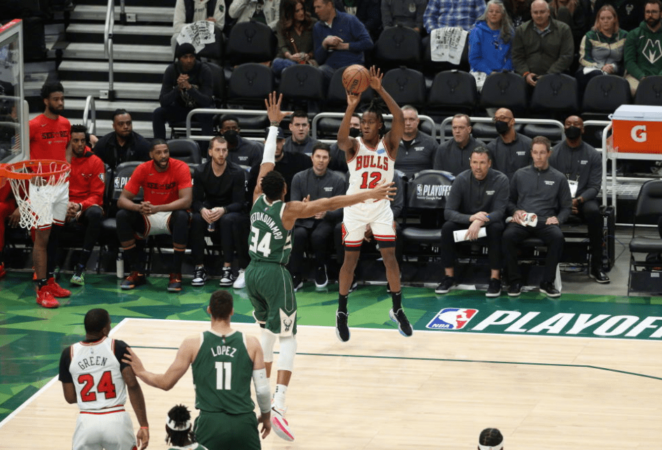 立陶宛男篮翻盘雄鹿，拉文制霸全场的简单介绍