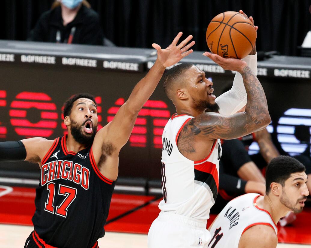 公牛轻取深圳队,利拉德统治全场的简单介绍 公牛轻取深圳队,利拉德统治全场的简单介绍