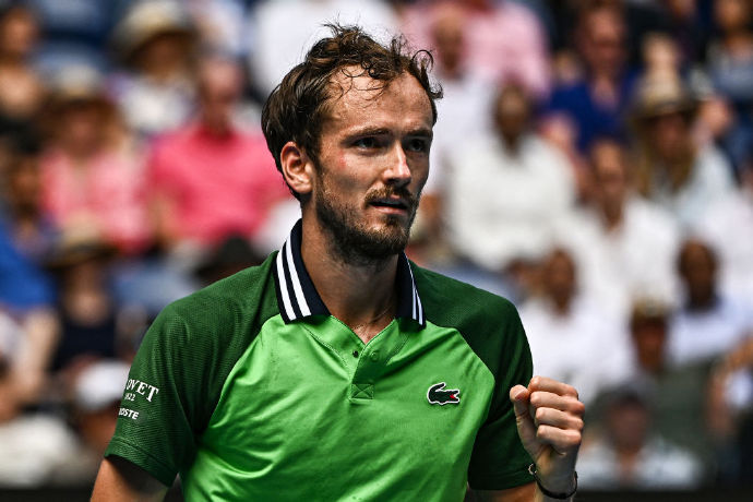 拉沃尔杯横扫澳网，梅德韦杰夫关键制胜的简单介绍