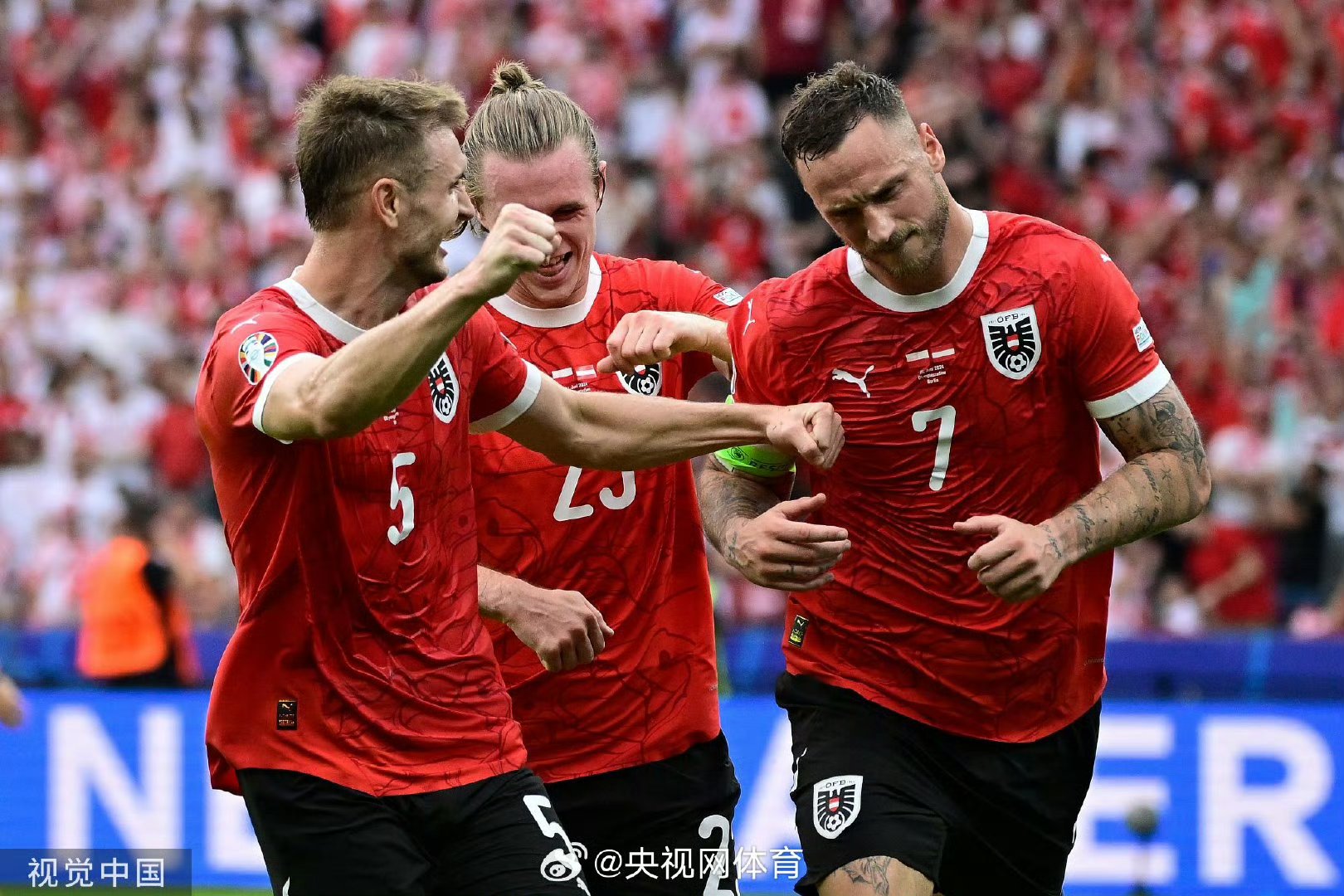 英格兰队力克奥地利队,波尔点燃赛场 英格兰队力克奥地利队,波尔点燃赛场