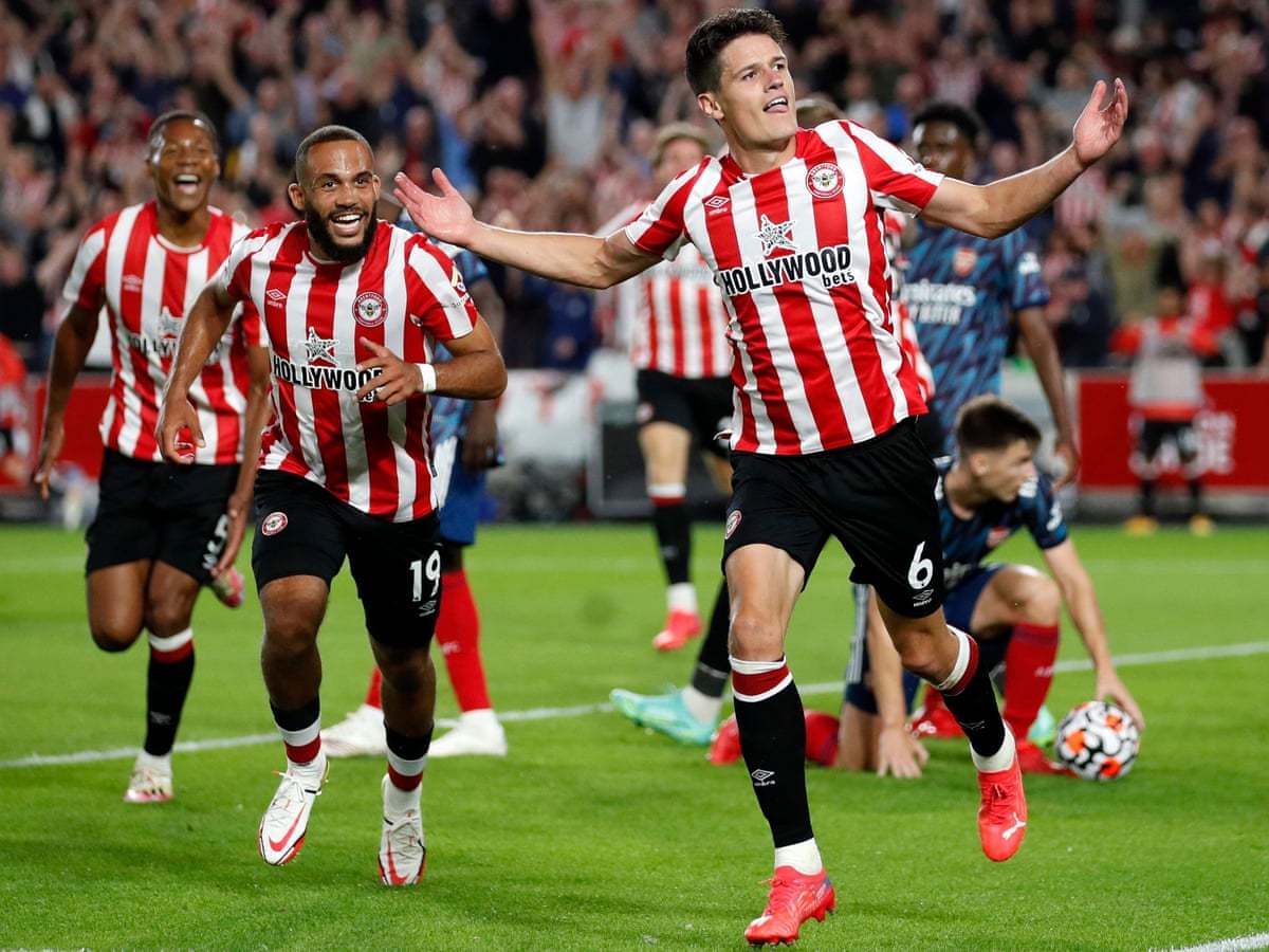 西汉姆联掀翻对手，英格兰足球联赛气势如虹的简单介绍