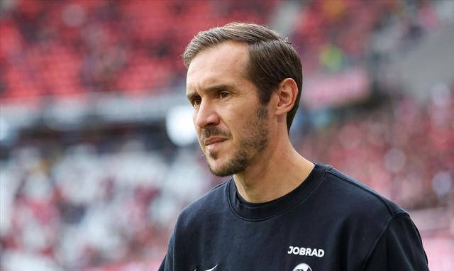 包含弗莱堡主帅表示球队状态逐渐回暖的词条