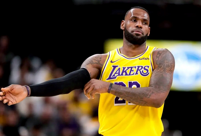 关于热火客场告捷国王,霍尔德全队最高分的信息 关于热火客场告捷国王,霍尔德全队最高分的信息