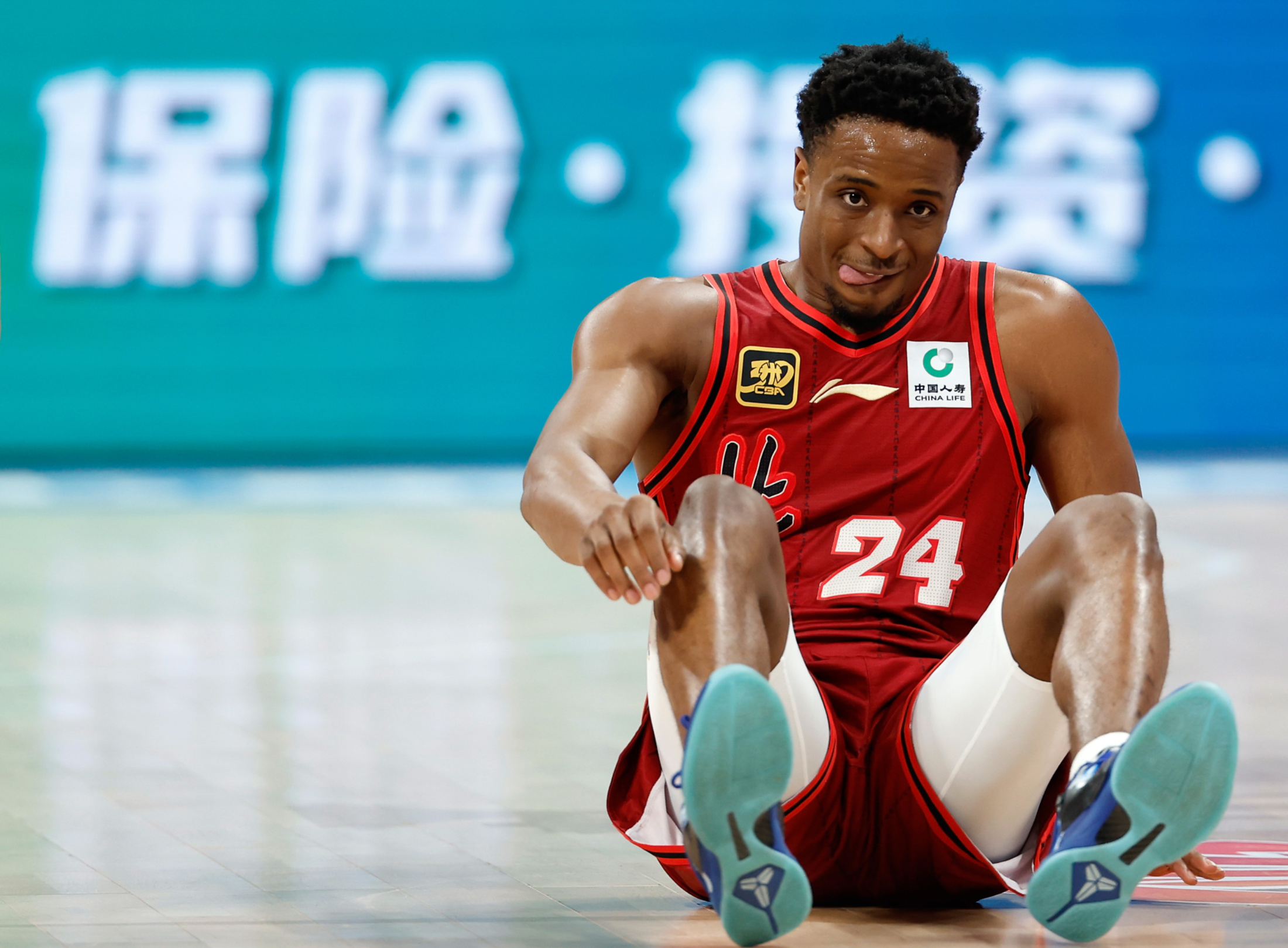 黄蜂鏖战立陶宛男篮，萨博尼斯关键制胜的简单介绍