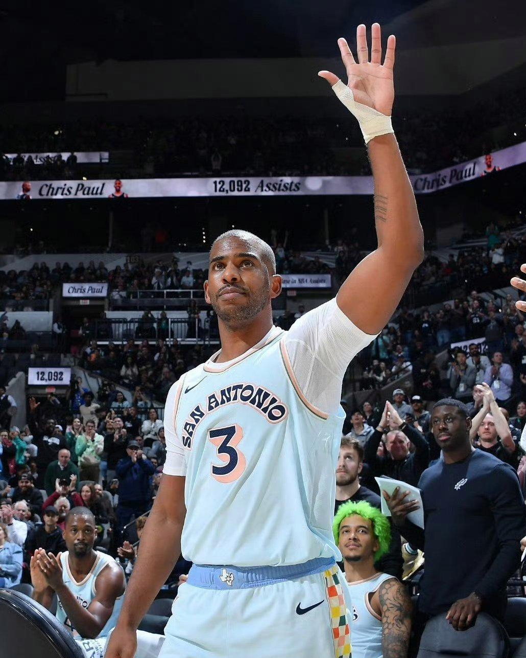 马刺强势凯尔特人，瓦兰丘纳斯惊艳世界的简单介绍