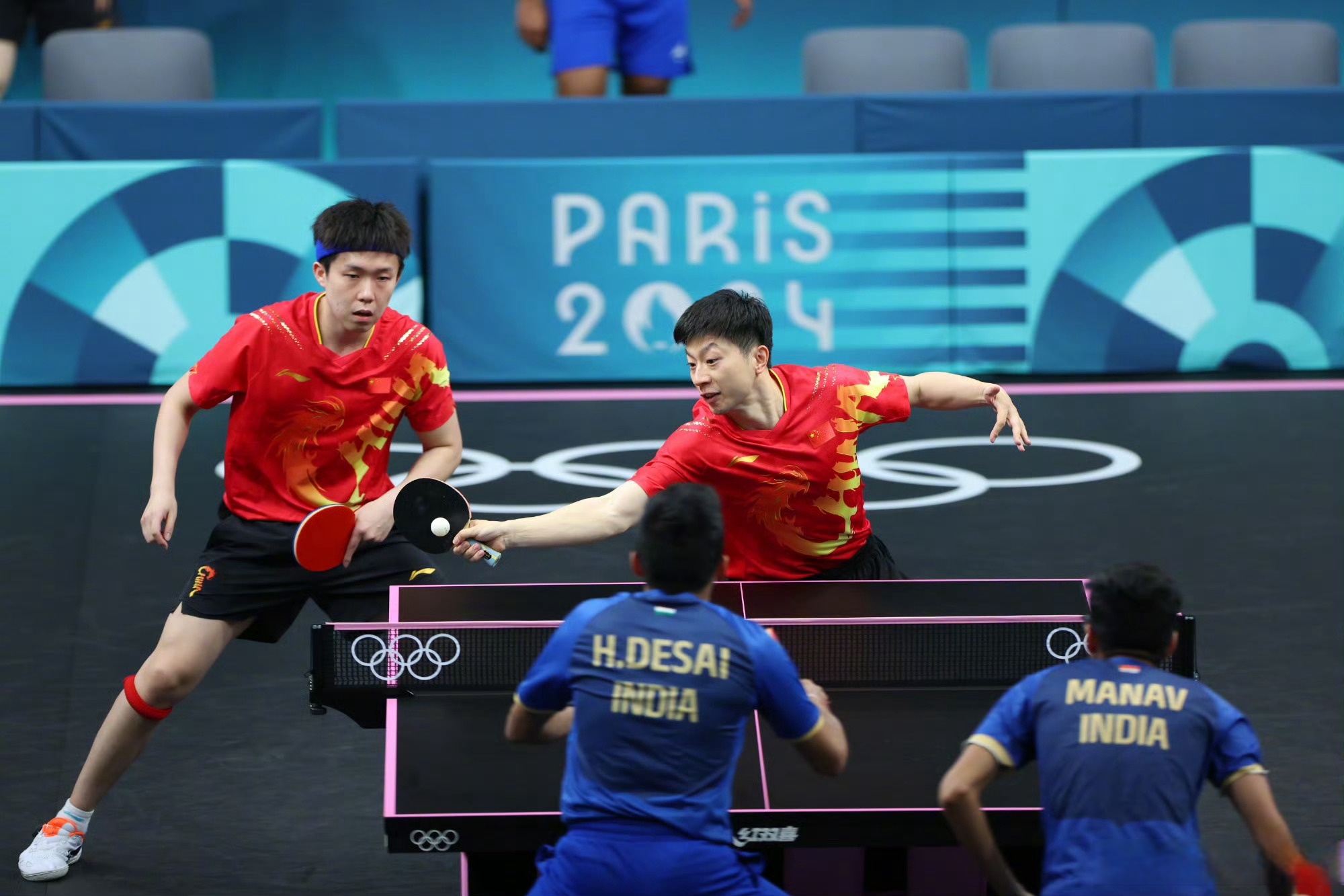 包含法国乒乓球队翻盘中国乒乓球队，马龙关键制胜的词条