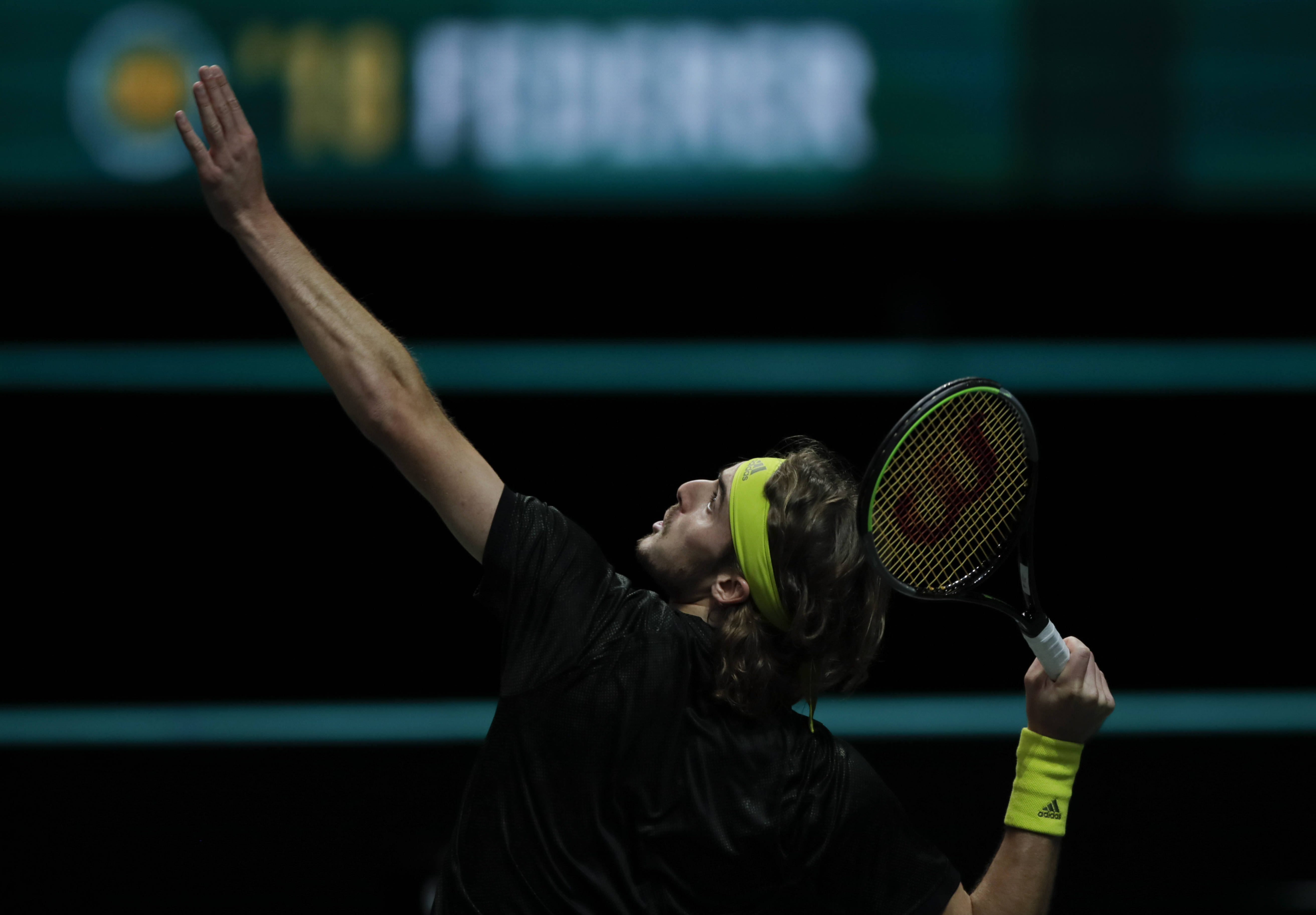 关于法国网球队绝杀世界网球队，西西帕斯高光表现的信息