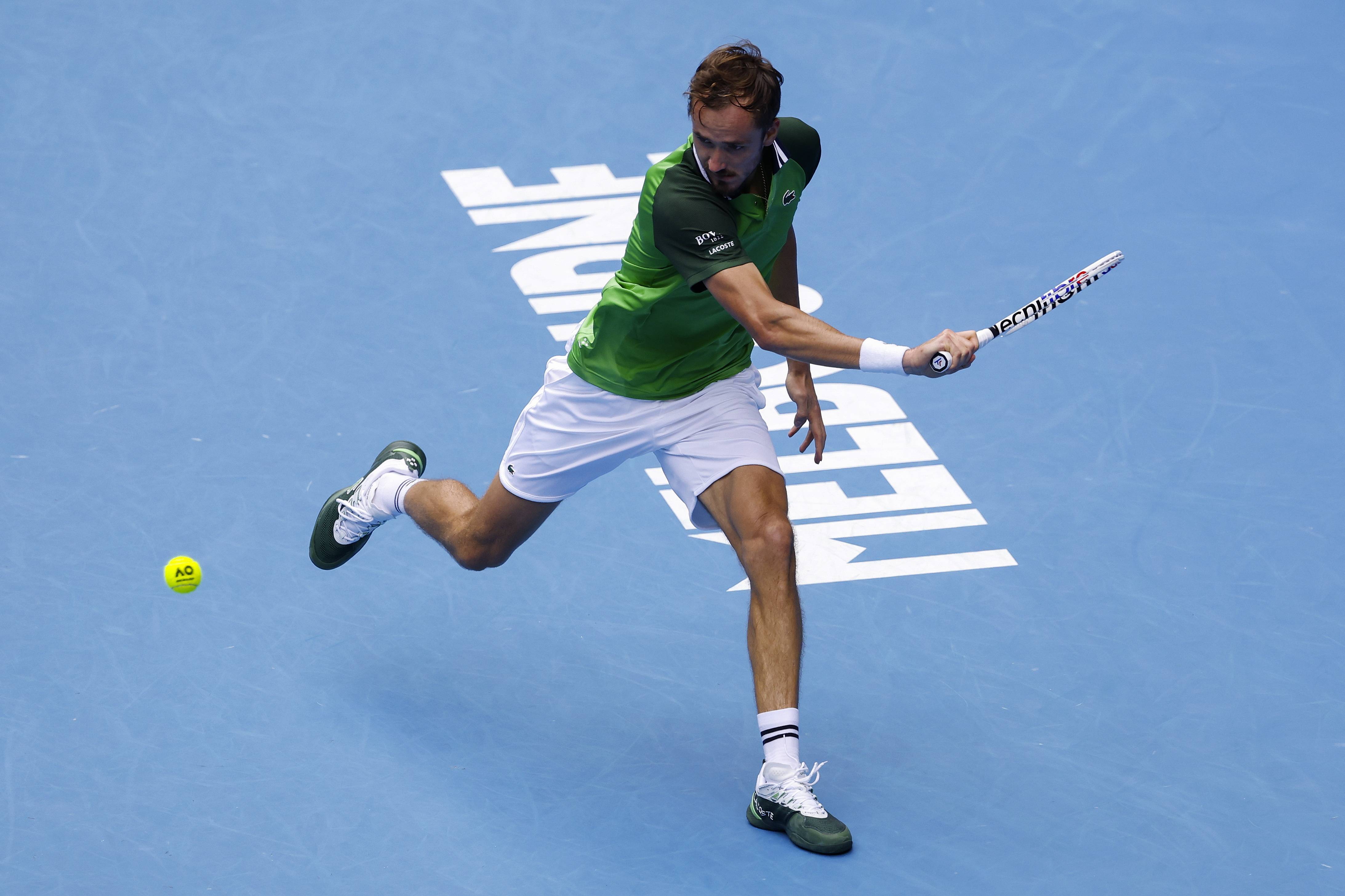 关于意大利网球队爆冷澳大利亚网球队，梅德韦杰夫统治全场的信息