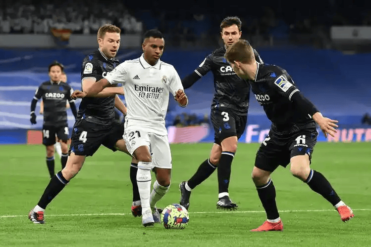 关于马德里双雄对决,皇家马德里力挫竞技的信息 关于马德里双雄对决,皇家马德里力挫竞技的信息